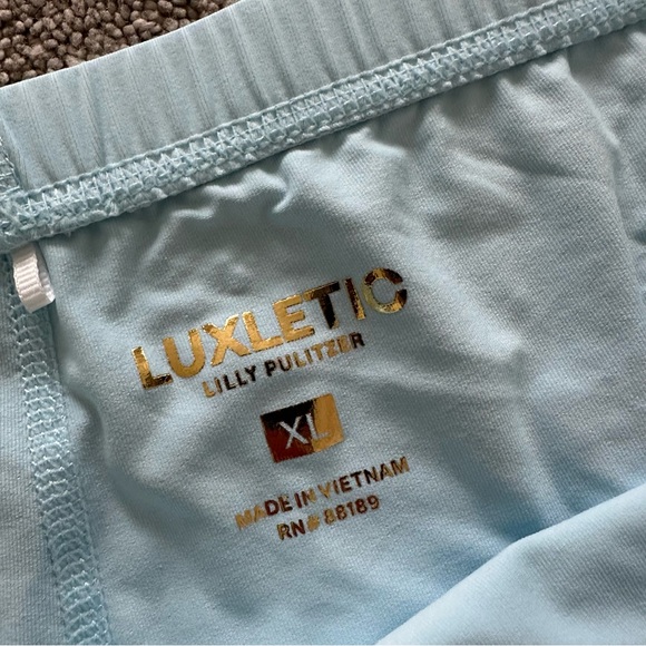 Lilly Pulitzer Luxletic Women’s Shorts XL Light Blue Activewear Nylon Spandex - Picture 2 of 8